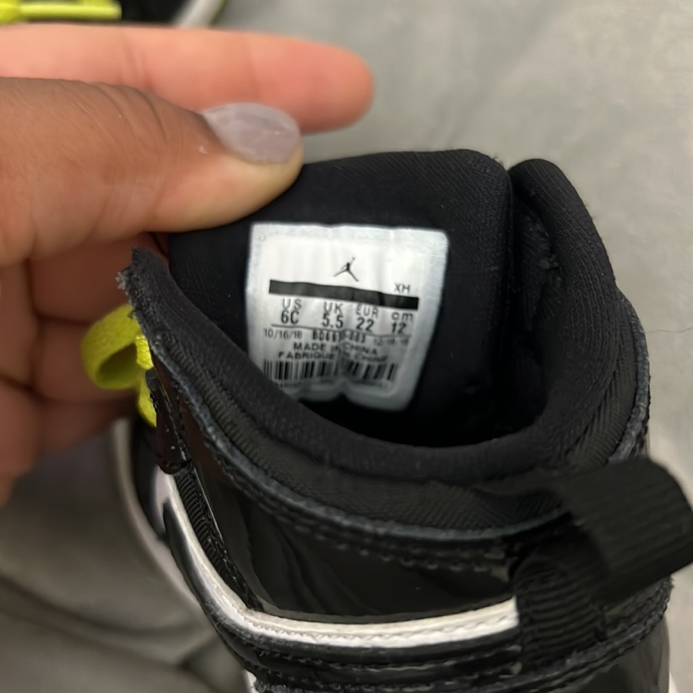 Jordan 1s - Picture 6 of 6